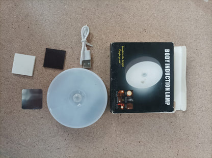 luces LED con sensor de movimiento inteligente.